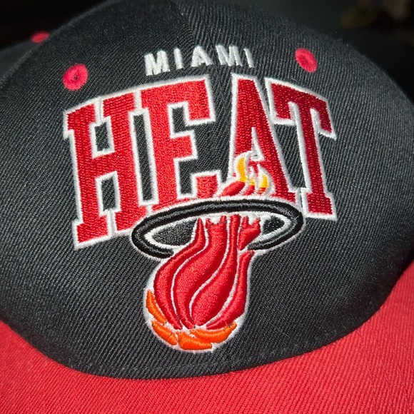 Miami Heat Adjustable Snapback Hat - Picture 2 of 7